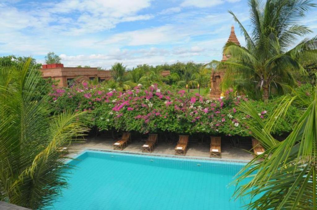 Thazin Garden